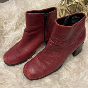 White Mountain Red Ankle Boots